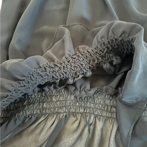 Kenneth Cole New York Black Ruffle Sleeveless Blouse Size 5P - Picture 12 of 17